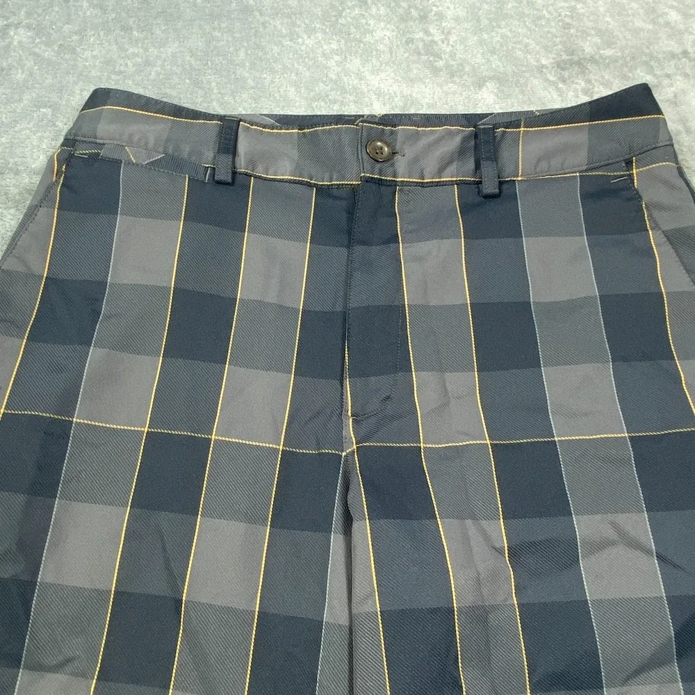 Under Armour Shorts Mens 30 Grey Chino Golf Plaid Check Performance Flat Front
